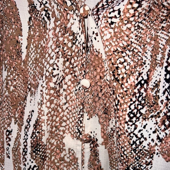 NINE WEST | NWT SNAKE PRINT BUTTON UP BLOUSE - Picture 6 of 8